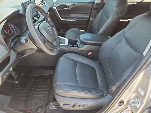 Used 2021 Toyota RAV4 XLE FWD image 12