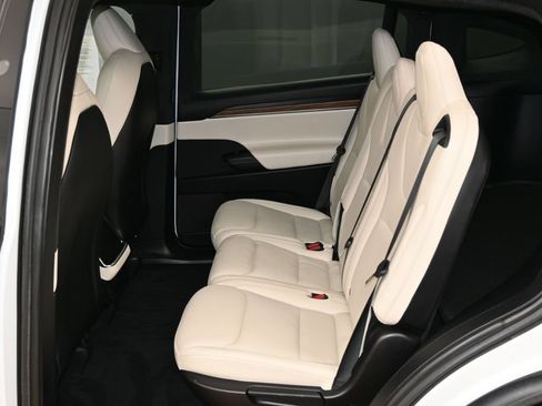 Used 2023 Tesla Model X AWD/4WD image 37
