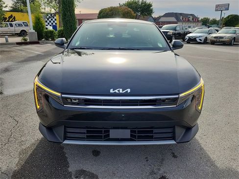 New 2025 Kia K4 EX image 8