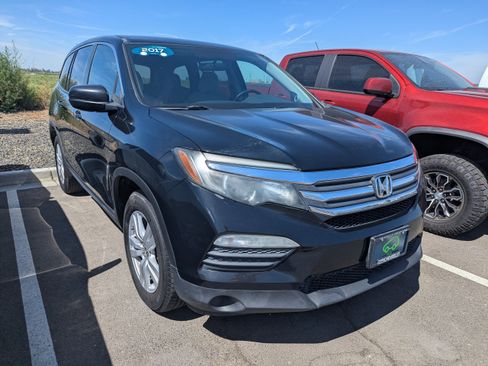 Used 2017 Honda Pilot LX image 4