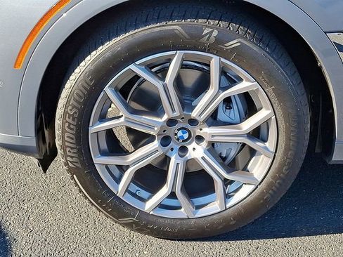 Certified 2024 BMW X7 xDrive40i w/ Premium Package image 8