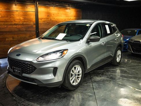 Used 2022 Ford Escape SE w/ Convenience Package AWD/4WD image 2