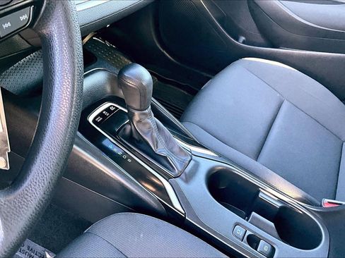Used 2025 Toyota Corolla LE image 16