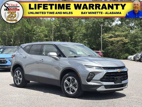 Used 2025 Chevrolet Blazer LT FWD image 1