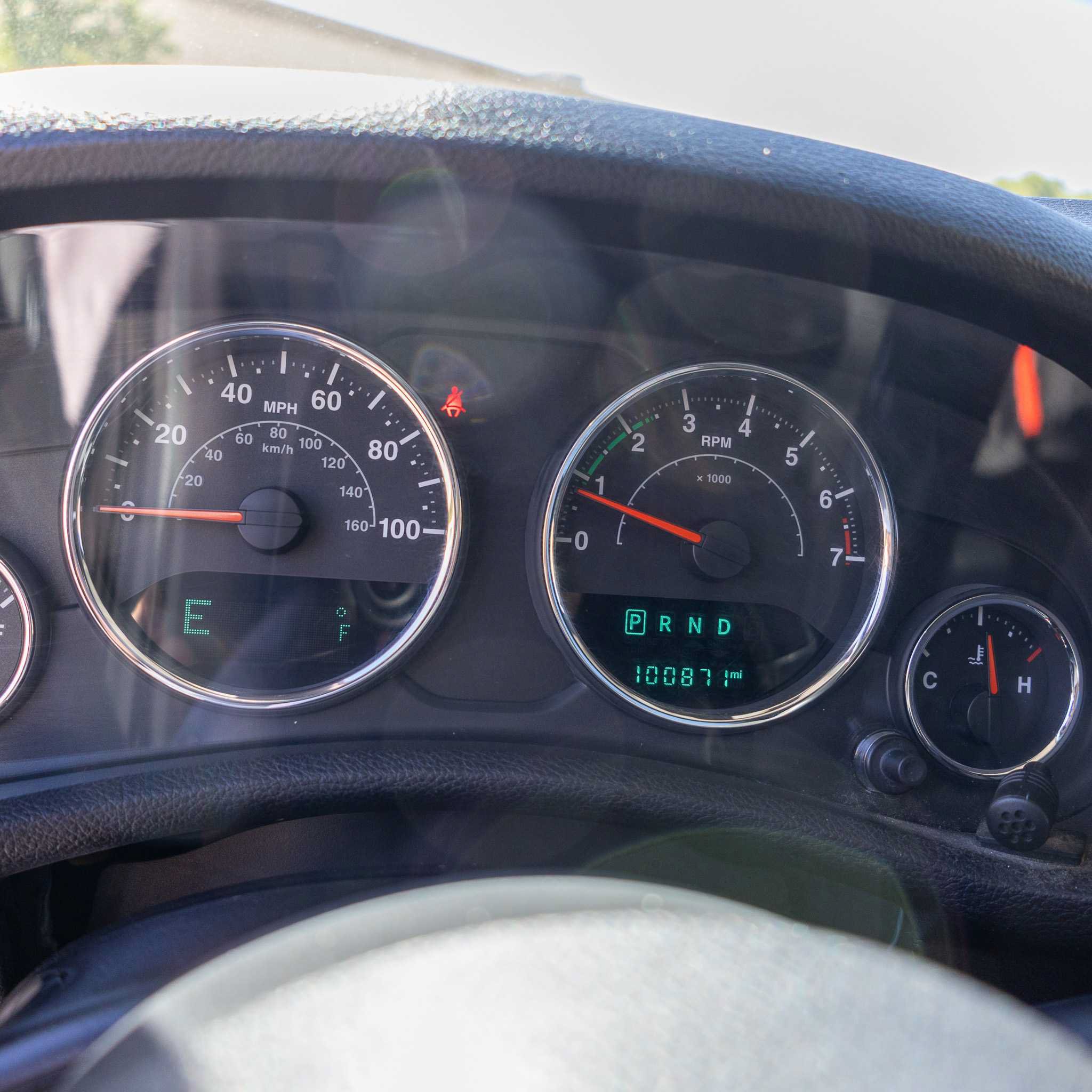 Used 2015 Jeep Wrangler Unlimited Sport w/ Connectivity Group AWD/4WD image 13