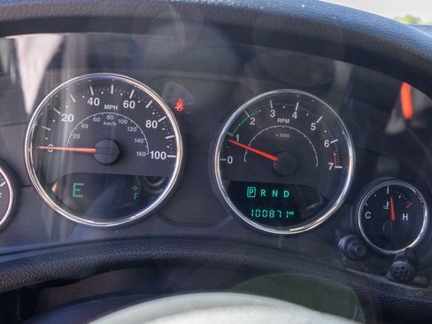 Used 2015 Jeep Wrangler Unlimited Sport w/ Connectivity Group image 13