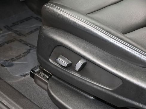 Used 2023 Cadillac XT6 Luxury image 13