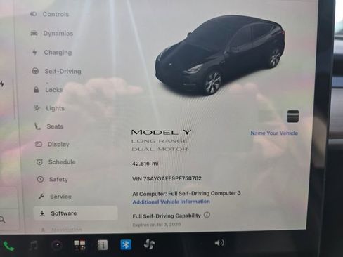 Used 2023 Tesla Model Y Long Range AWD/4WD image 2