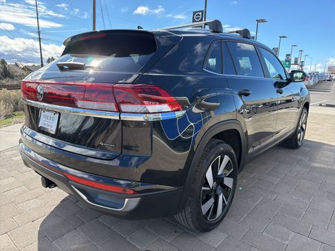 Used 2025 Volkswagen Atlas Cross Sport SE image 6