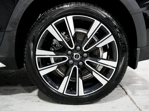 Used 2023 Volvo V60 B5 Cross Country Ultimate w/ Climate Package image 33