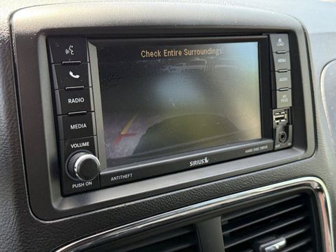 Used 2018 Dodge Grand Caravan SXT FWD image 29
