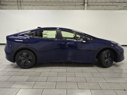 New 2026 Toyota Prius LE image 15