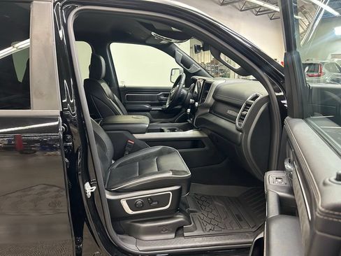 Used 2025 RAM 1500 Laramie AWD/4WD image 15