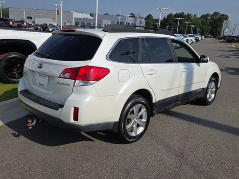 Used 2013 Subaru Outback 2.5i Limited AWD/4WD image 12