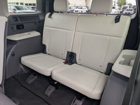 Used 2025 Hyundai Santa Fe SEL FWD image 34