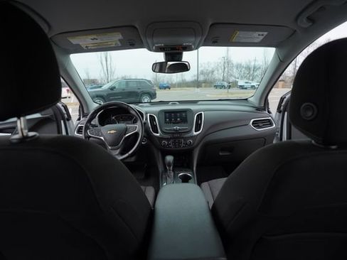 Used 2022 Chevrolet Equinox LT w/ Driver Convenience Package image 23