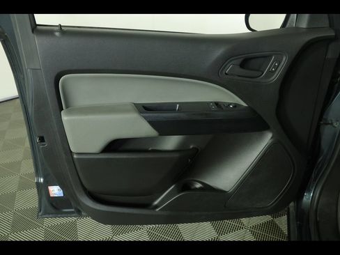 Used 2018 Chevrolet Colorado W/T w/ WT Convenience Package RWD image 18