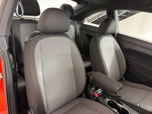 Used 2019 Volkswagen Beetle 2.0T S FWD image 22