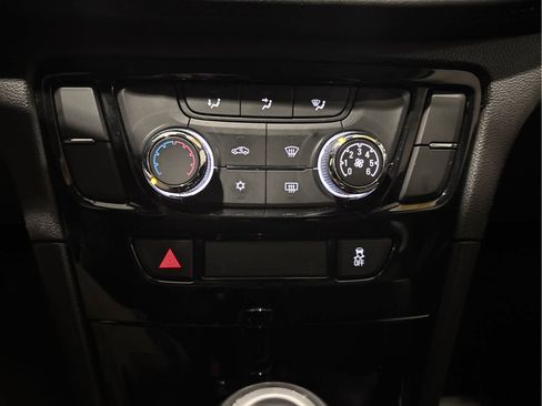 Used 2022 Buick Encore Preferred w/ Safety Package image 21