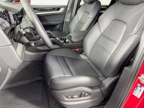 Certified 2026 Porsche Cayenne E-Hybrid Coupe AWD/4WD image 5