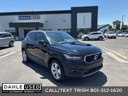 Used 2022 Volvo XC40 T5 Momentum