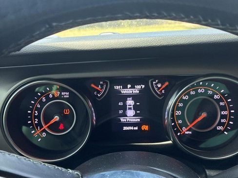 Used 2020 Jeep Gladiator Sport w/ Quick Order Package 24S AWD/4WD image 12