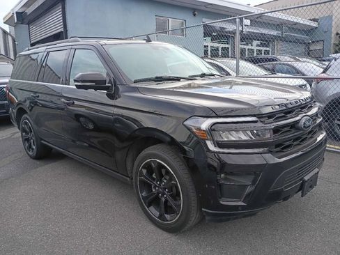 Used 2022 Ford Expedition Max Limited AWD/4WD image 3