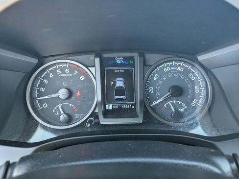 Used 2023 Toyota Tacoma TRD Off-Road image 37