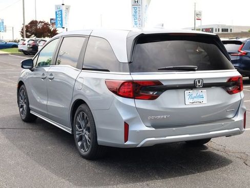 New 2026 Honda Odyssey Touring image 6