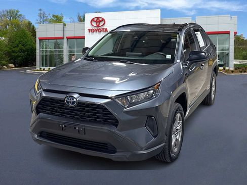 Certified 2022 Toyota RAV4 LE AWD/4WD image 1