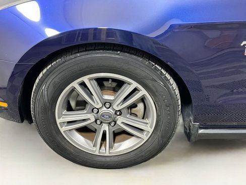 Used 2011 Ford Mustang Premium image 26