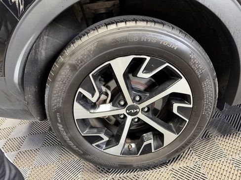 Used 2025 Kia Sportage EX w/ Premium Package AWD/4WD image 44