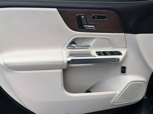Used 2023 Mercedes-Benz GLB 250 image 16