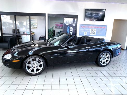 Used 2000 Jaguar XK8 Convertible image 2