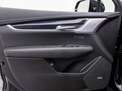 Certified 2025 Cadillac XT5 Premium Luxury w/ Technology Package AWD/4WD image 15