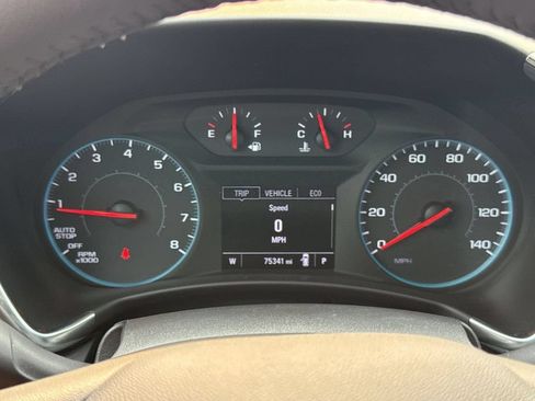 Used 2018 Chevrolet Equinox LT FWD image 17