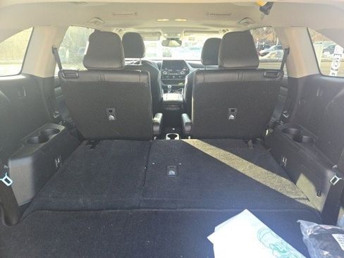 Used 2023 Toyota Highlander XLE image 18