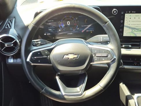 Used 2025 Chevrolet Equinox LT FWD image 23
