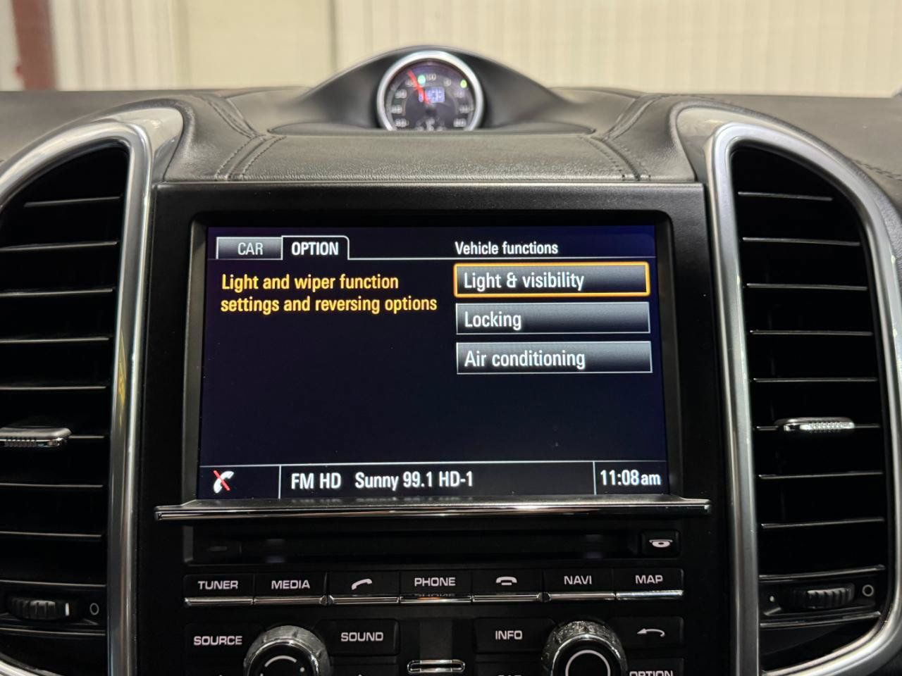 Used 2014 Porsche Cayenne GTS AWD/4WD image 49