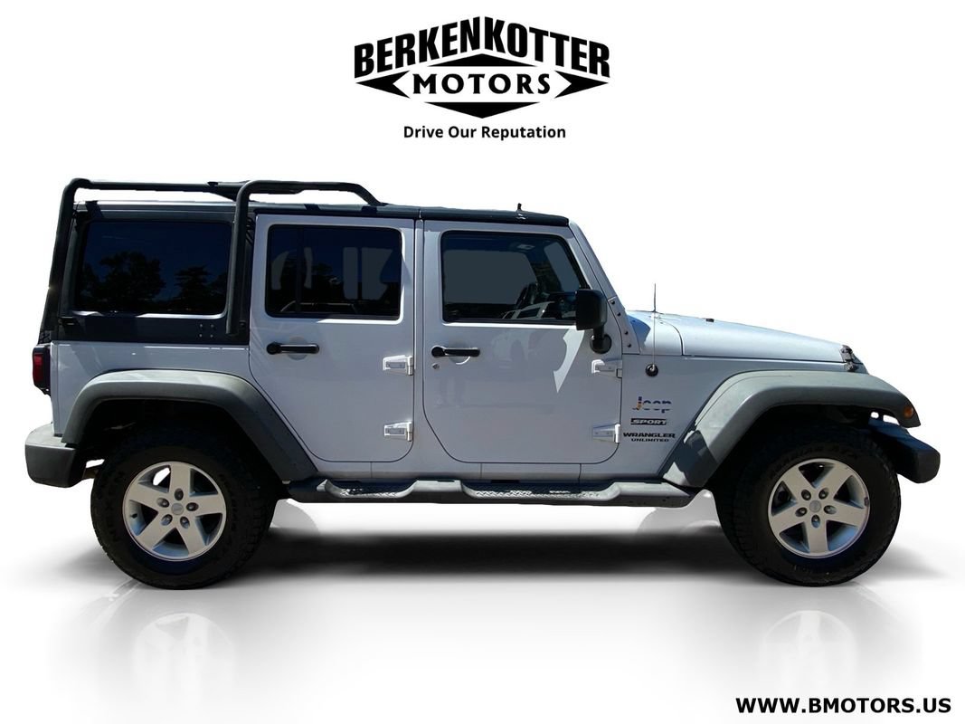 Used 2012 Jeep Wrangler Unlimited Sport AWD/4WD image 2