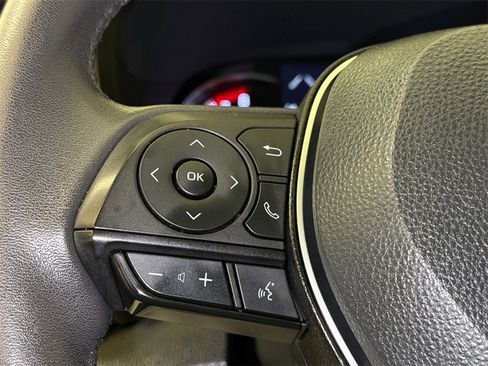 Used 2023 Toyota RAV4 XLE Premium image 31