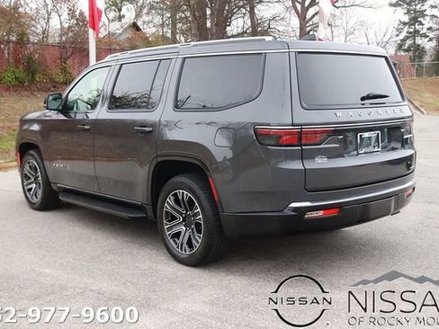 Used 2024 Jeep Wagoneer Series II image 5