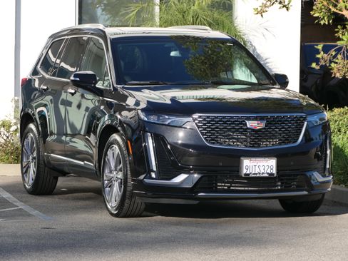 New 2025 Cadillac XT6 Premium Luxury image 8