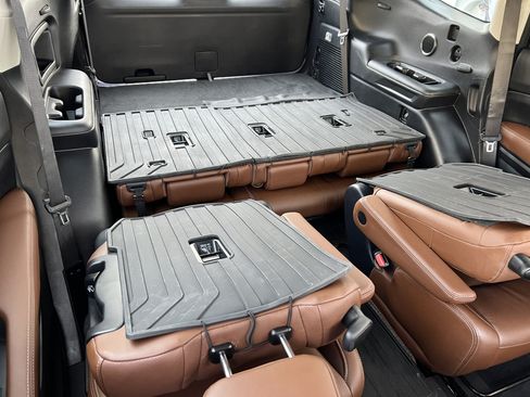 Used 2023 Subaru Ascent Touring AWD/4WD image 24