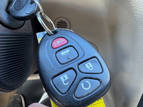 Used 2008 Buick LaCrosse CXS image 15