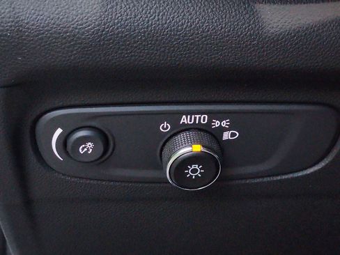 Used 2023 Buick Envision Essence w/ Sport Touring Package image 26