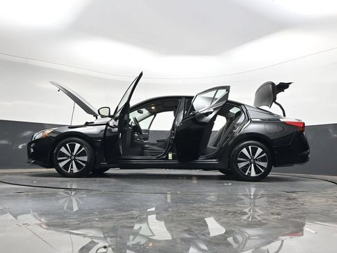 Used 2022 Nissan Altima 2.5 SL FWD image 40