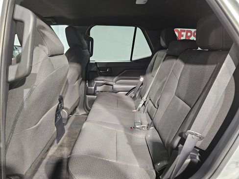 Used 2025 Toyota 4Runner SR5 AWD/4WD image 35