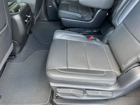 Used 2025 GMC Yukon XL Denali AWD/4WD image 53