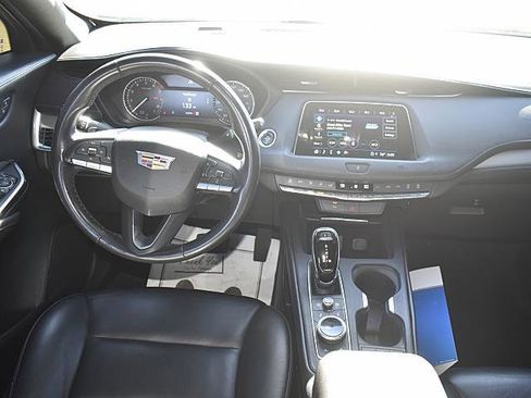 Used 2021 Cadillac XT4 Premium Luxury image 17